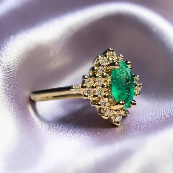 Estate- 10K Gold- Natural Emerald & Halo Diamond Ring - Size 5.5- Marquis -1.6g - Picture 3 of 16